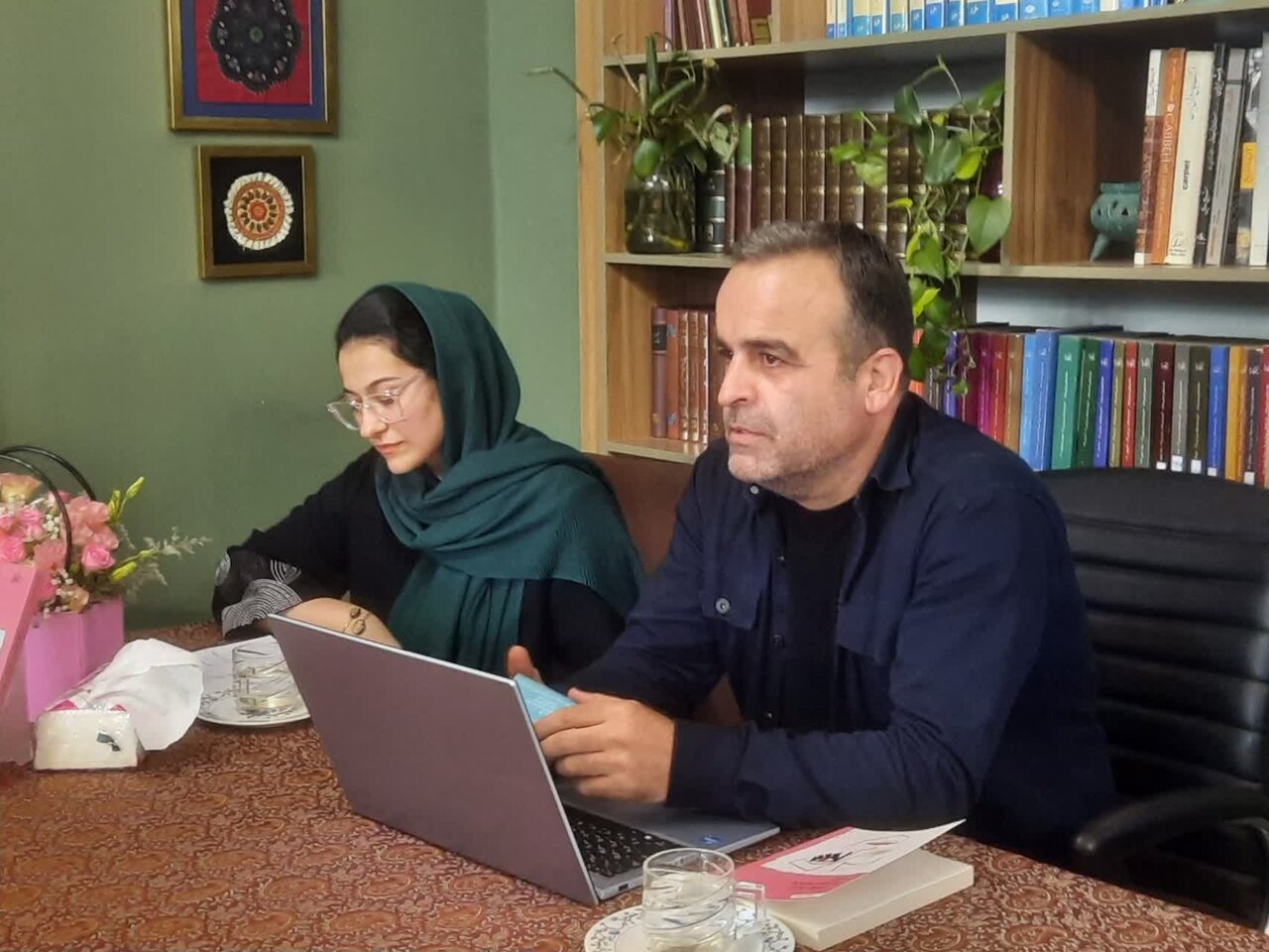 التیام‌بخشی ادبیات در وانفسای جهان پرآشوب؛ رونمایی از اثر جدید نازیلا زارع