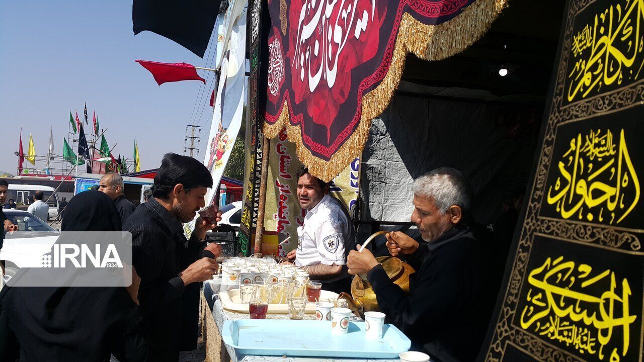 خدمت‌رسانی ۲۳ موکب اوقاف یزد به زائران اربعین