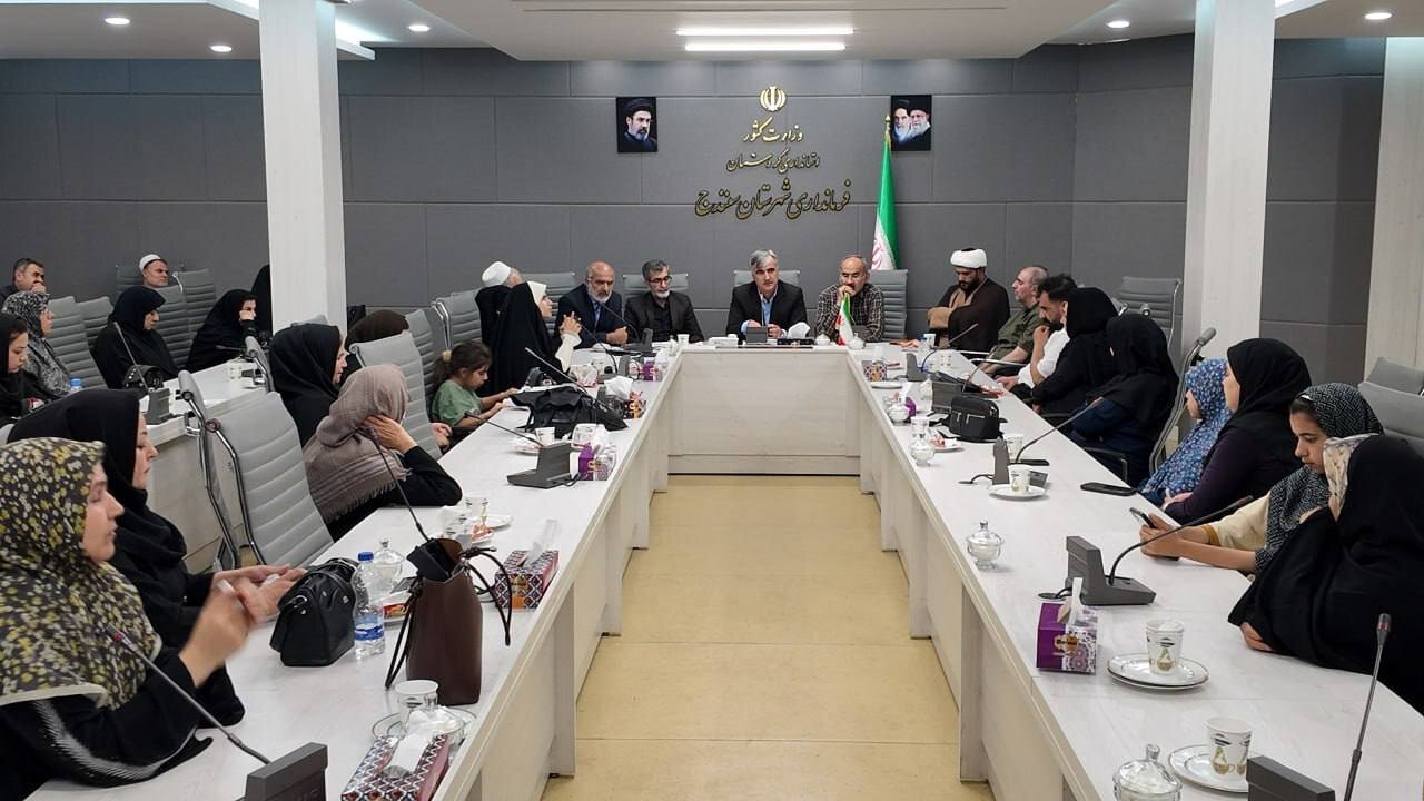 فرماندار سنندج: تقویت ارتباطات اجتماعی لازمه پیشبرد فعالیت‌های قرآنی است