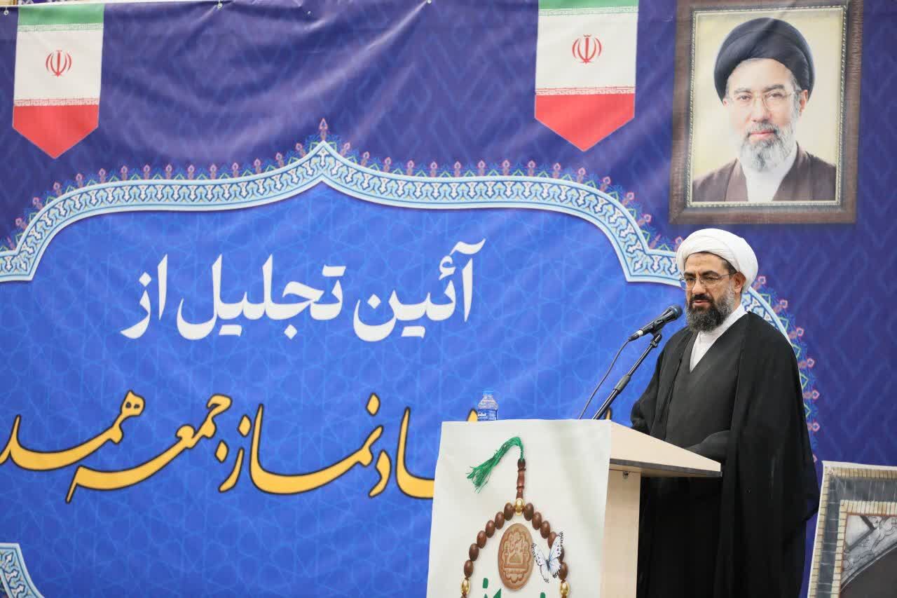 نماز جمعه؛ شاخص دینداری و قرارگاه بصیرت‌افزایی در جامعه