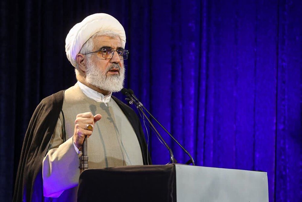 امام جمعه موقت قزوین: مقاومت ملت ایران دشمن را مستأصل کرده است
