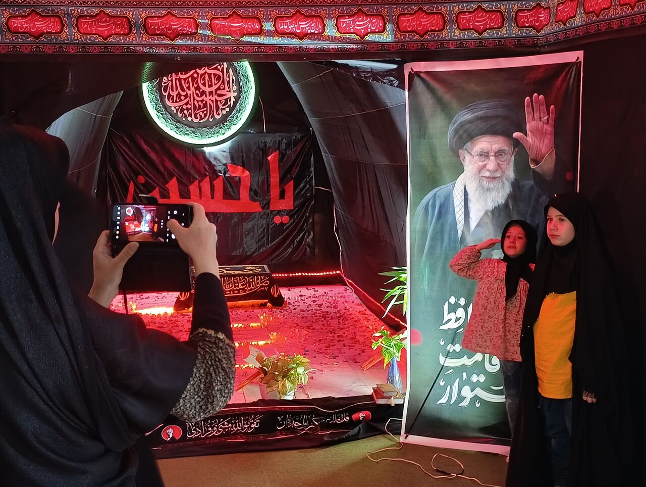 خدمت‌رسانی شبانه‌روزی موکب کنگاور به هزاران زائر اربعین حسینی
