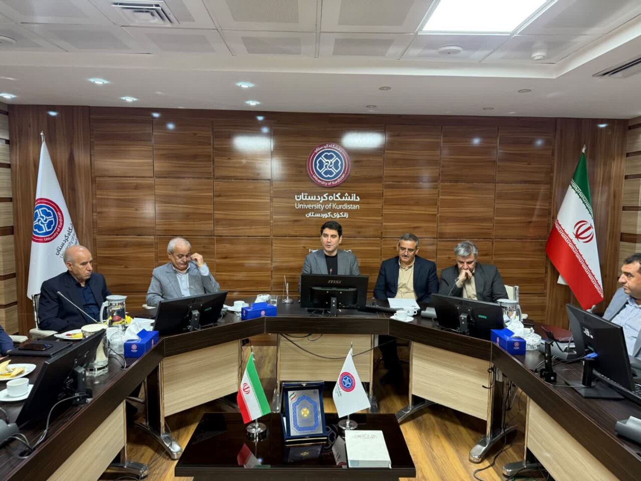 تأکید استاندار بر نقش دانشگاه کردستان در هوشمندسازی دستگاه‌های اجرایی
