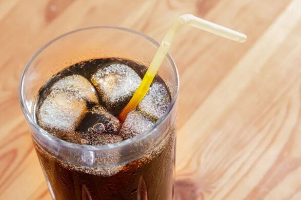 پیامدهای مصرف روزانه نوشابههای رژیمی برای سلامت کبد
