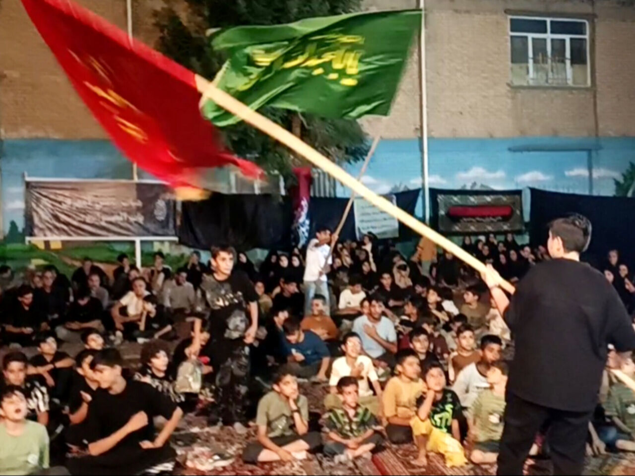 برگزاری آیین گرامیداشت اربعین حسینی در دبستان شهید رجایی کنگاور