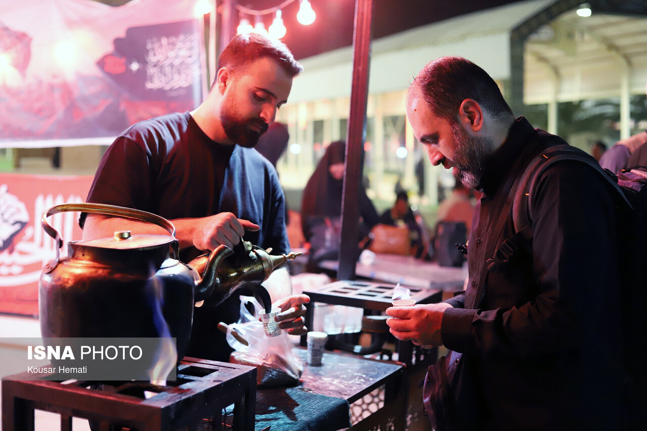 خدمت‌رسانی موکب‌های آزادشهر به زائران رضوی؛ نمادی از انسجام ملی
