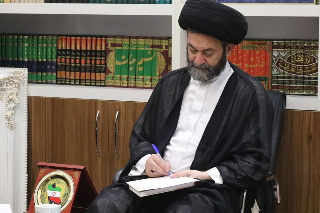 امام جمعه اردبیل: قلم‌های متعهد سنگرهای هویت و عزت ملت هستند