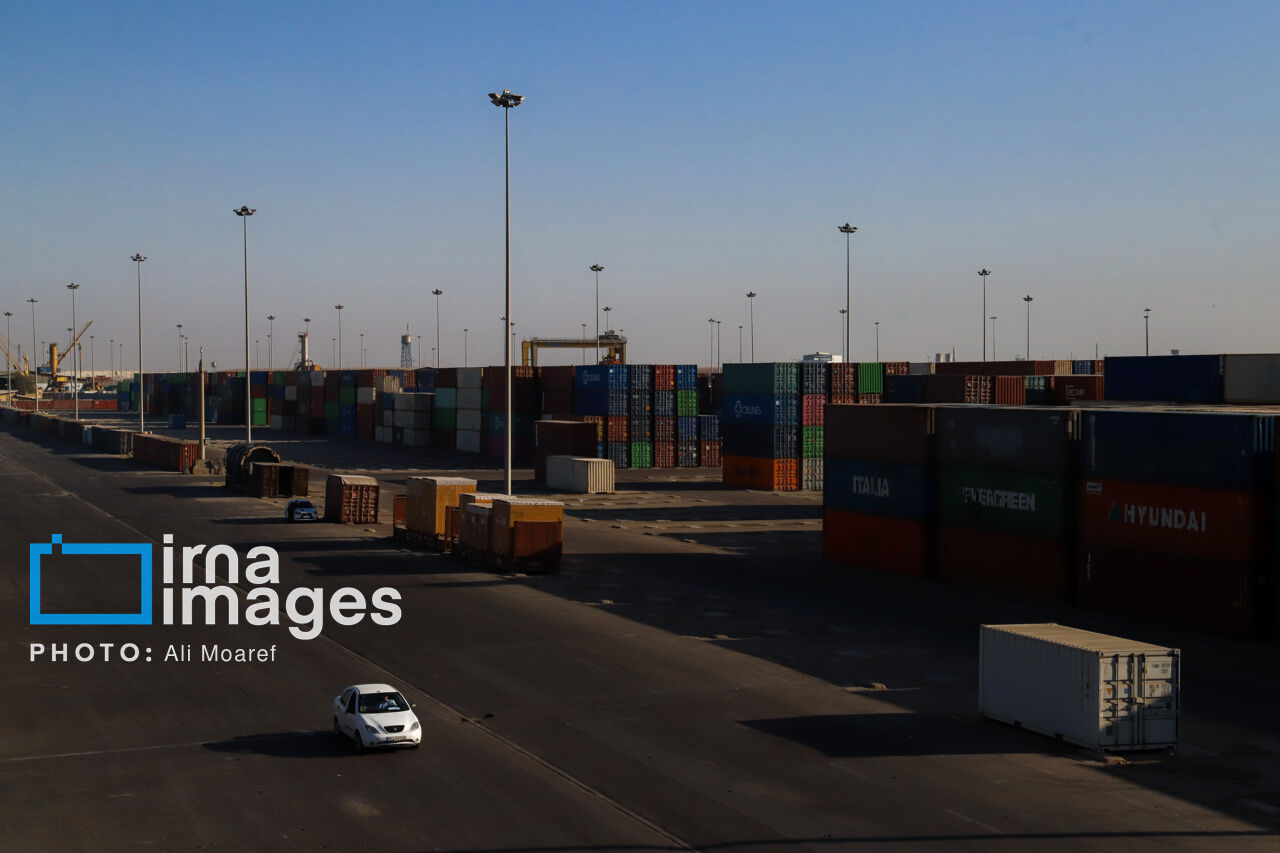 ترخیص ۱۰ هزار کانتینر ایرانی از بندر کراچی با تخفیف ۸۰ درصدی