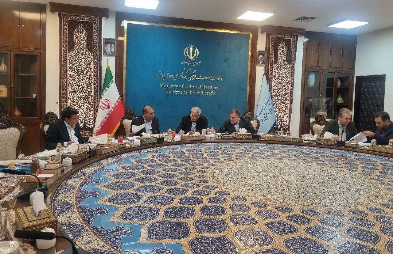 تأکید نمایندگان ایلام بر توسعه دیپلماسی گردشگری با عراق و جذب اعتبار ۴۰۰ میلیاردی