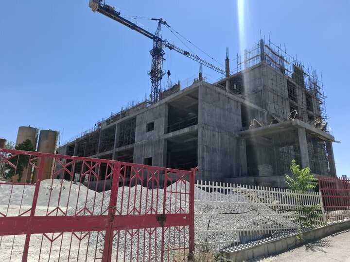 پیشرفت ۶۵ درصدی بیمارستان امیرالمؤمنین اسدآباد و هدفگذاری برای تبدیل به قطب سلامت