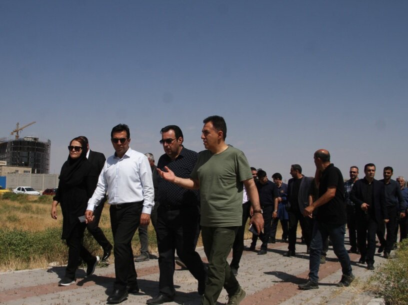 آغاز احداث پارکینگ ۱۵۰۰ خودرویی در باغشمال تبریز