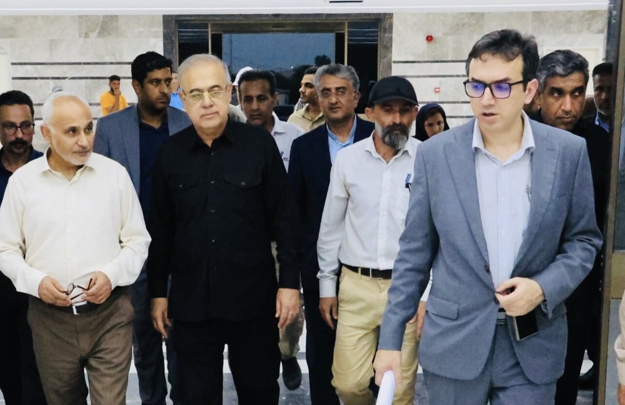 تأکید بر تجهیز و تأمین نیروی انسانی مگاهاسپیتال بندرعباس
