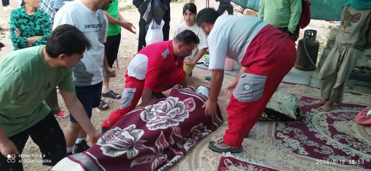 نجات سه مسافر گرفتار در غار یخی چما توسط هلالاحمر