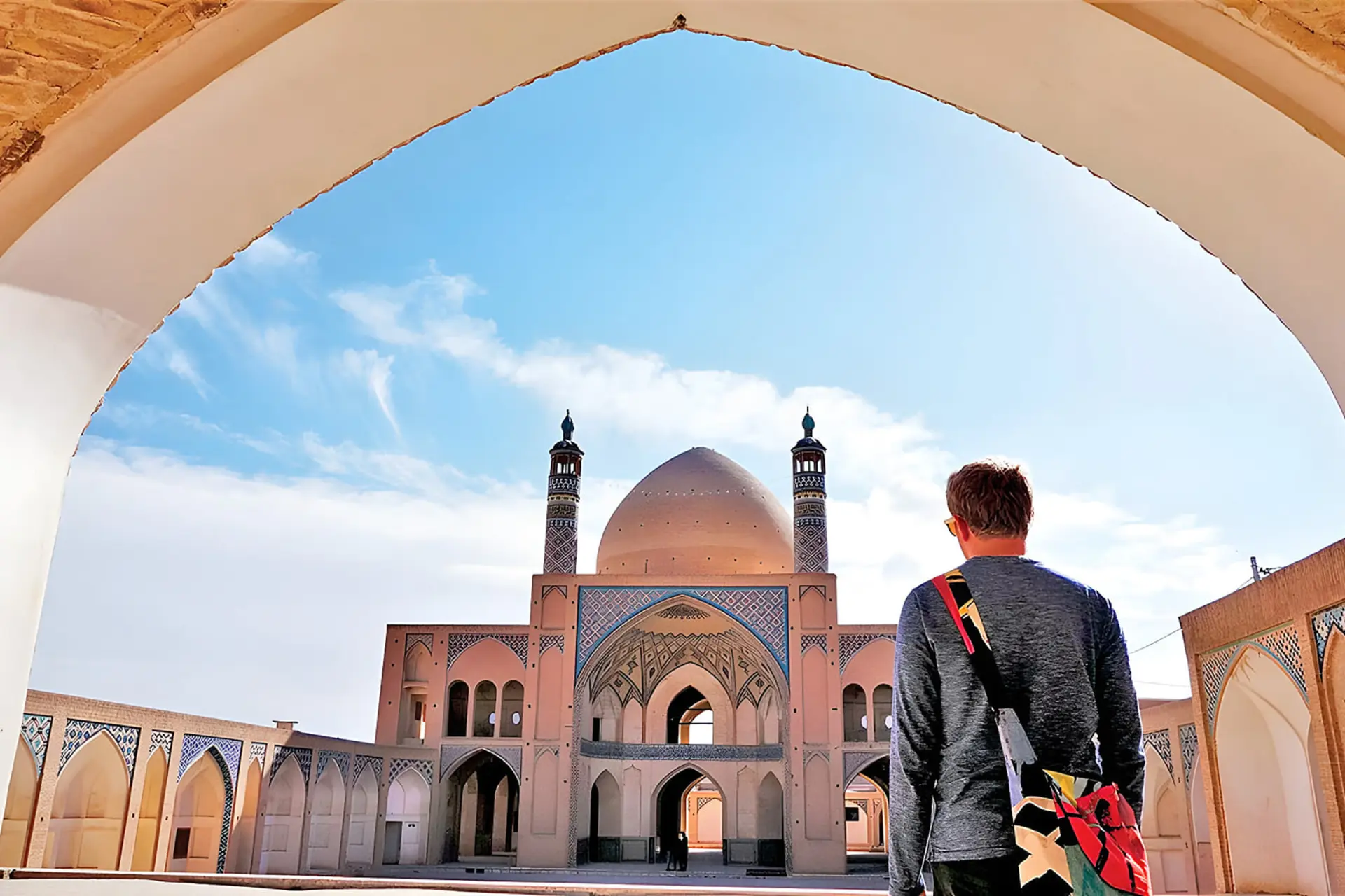 صدور کارت ریالی گردشگری برای مسافران خارجی و زائران؛ جزئیات ضوابط بانک مرکزی
