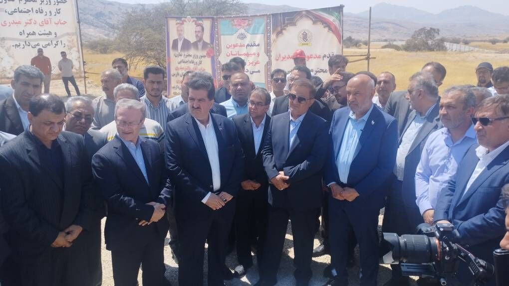 نیروگاه خورشیدی فیروزآباد؛ گامی برای مقابله با ناترازی انرژی با مشارکت بخش خصوصی