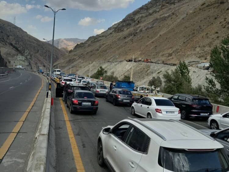 ترافیک سنگین در محورهای شمالی؛ یک‌طرفه شدن جاده چالوس و آزادراه تهران-شمال