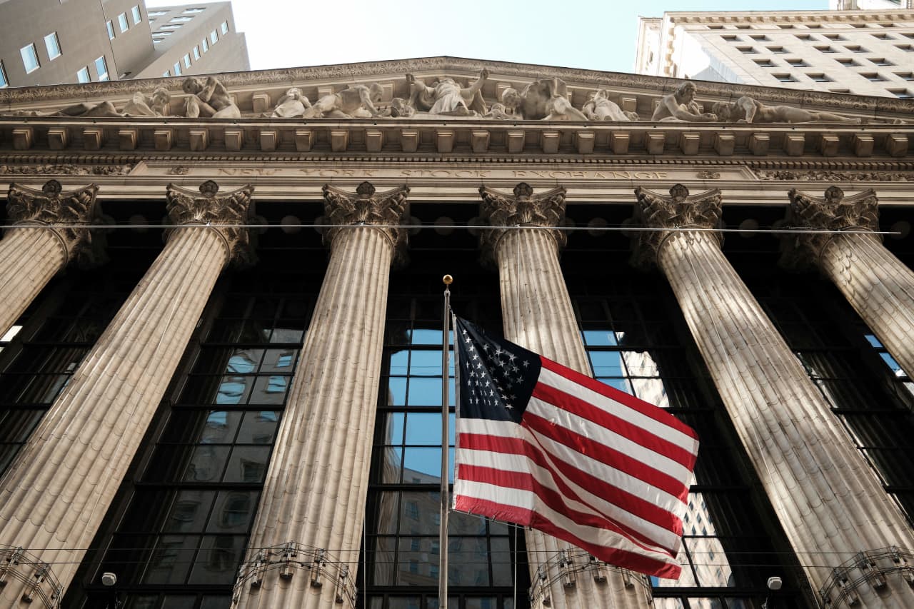 صندوق‌های شاخصی S&P 500؛ آیا استراتژی وزن‌دهی برابر سودآورتر است؟