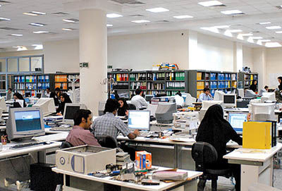 آمار نیروی انسانی خراسان رضوی: حضور ۴۹ درصدی بانوان در دستگاههای دولتی