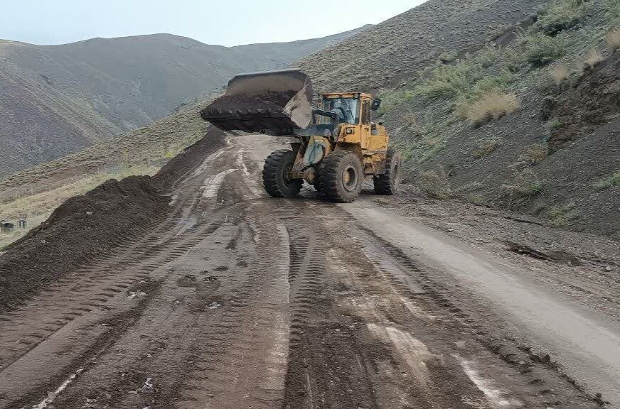 سیلاب در دهستان الند خوی؛ یک تلفاتی بر جای گذاشت و محور جنگسر بازگشایی شد