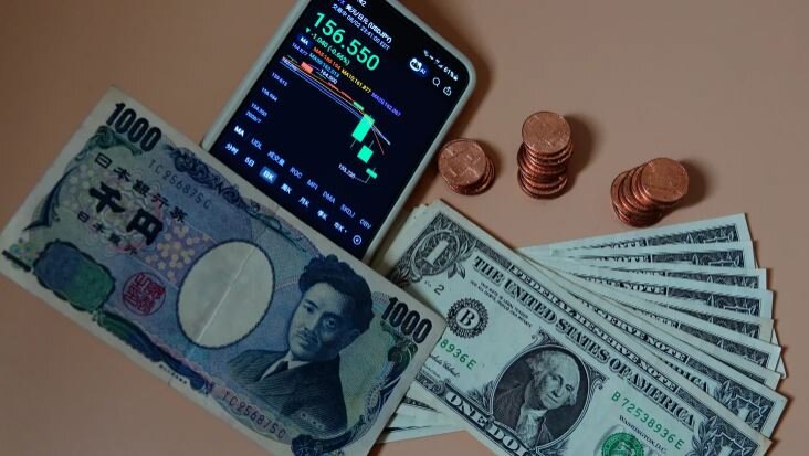 ذخایر خارجی ژاپن ۸۰ میلیارد دلار کاهش یافت؛ تلاش برای تقویت ین