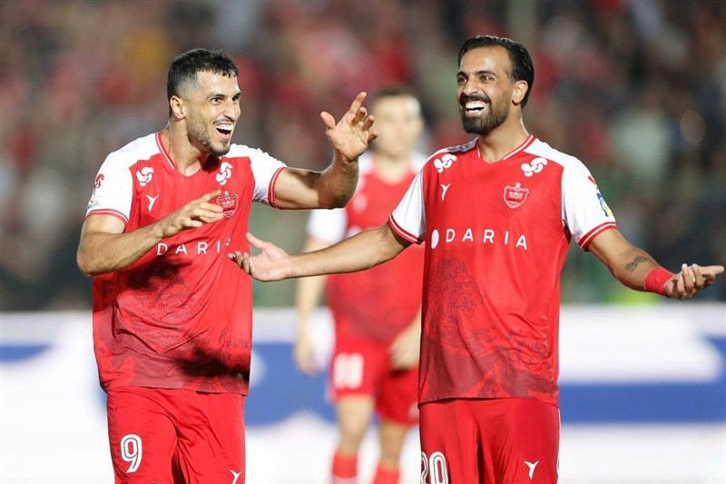 تیم فوتبال پرسپولیس با شکست دادن ذوب‌آهن به رده دوم جدول صعود کرد