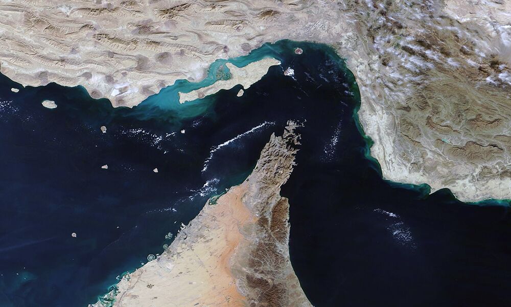 وقوع حادثه و آتشسوزی در دو کشتی در نزدیکی تنگه هرمز