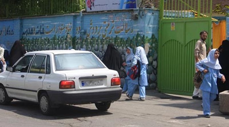بازگشایی مدارس و افزایش آلودگی هوای تهران؛ بررسی اثر تردد خودروها