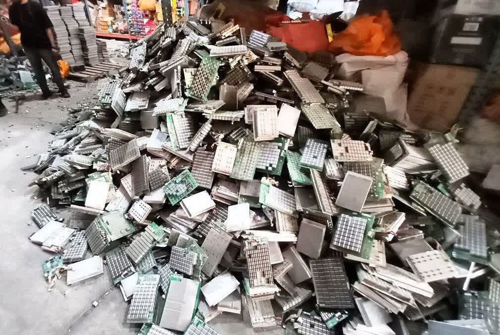 امحاء ۳۰۹ دستگاه ماینر غیرمجاز در کرمانشاه برای جلوگیری از سرقت انرژی