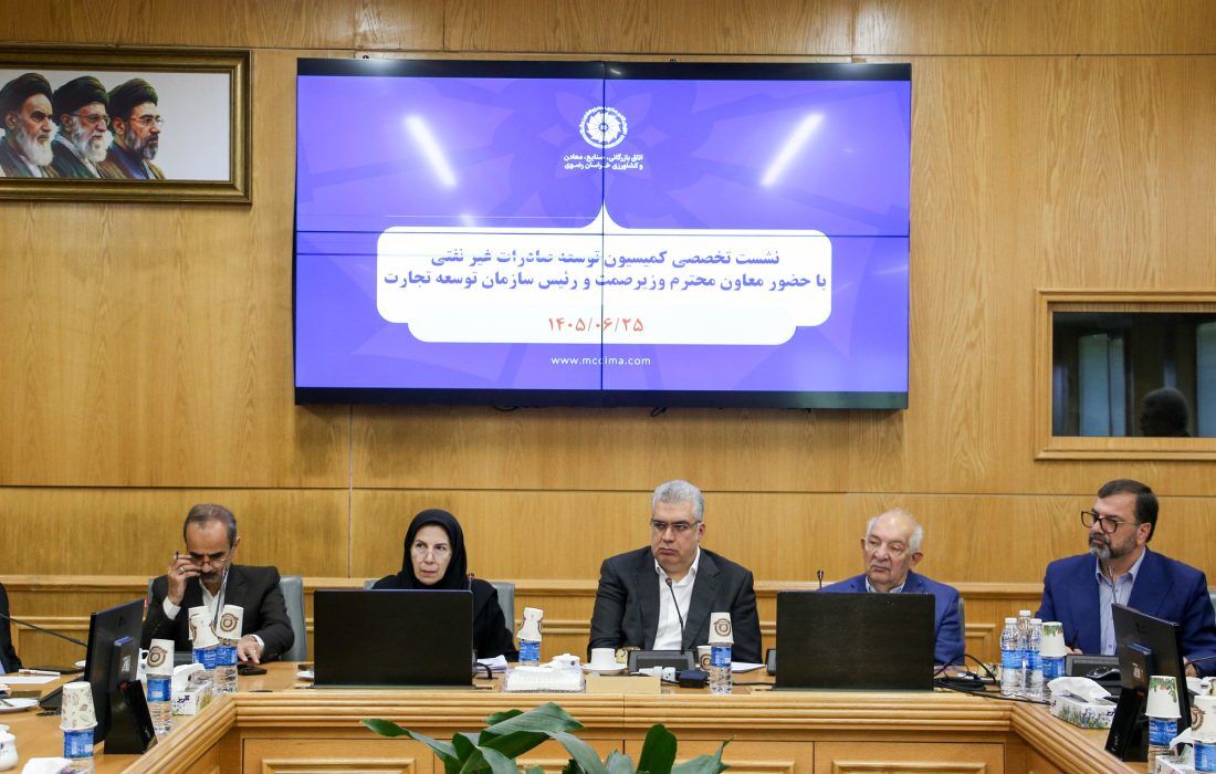 رییس سازمان توسعه تجارت: کاهش نقش صرافیها هزینه تجارت خارجی را بالا میبرد