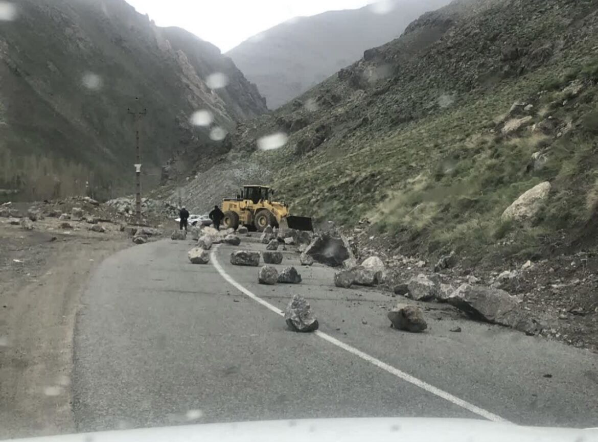 هشدار سقوط سنگ و رانش زمین در جاده‌های کوهستانی مازندران