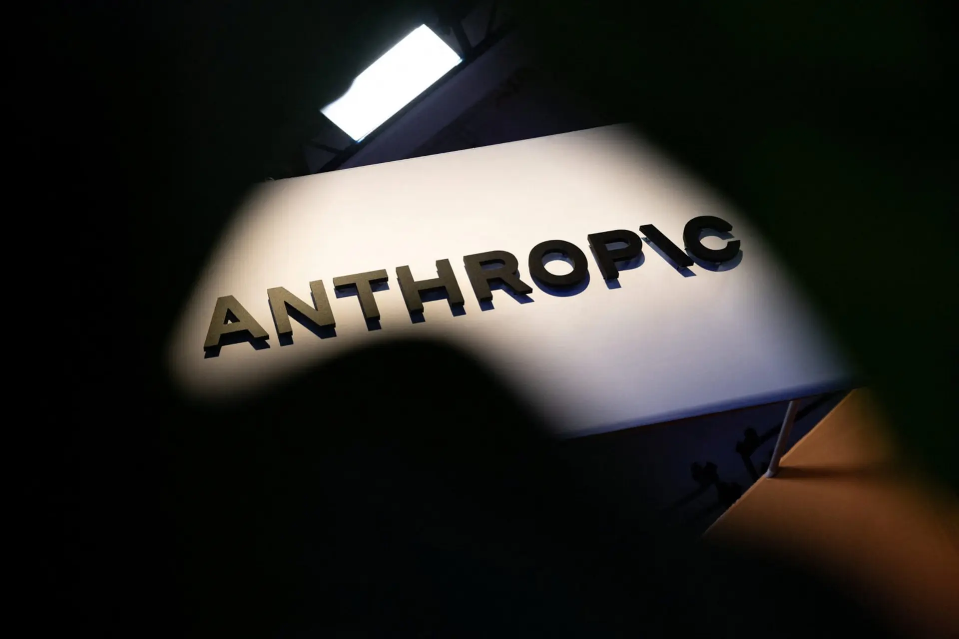 آنتروپیک با راه‌اندازی آزمایشگاه فیزیکی وارد حوزه زیست‌فناوری شد