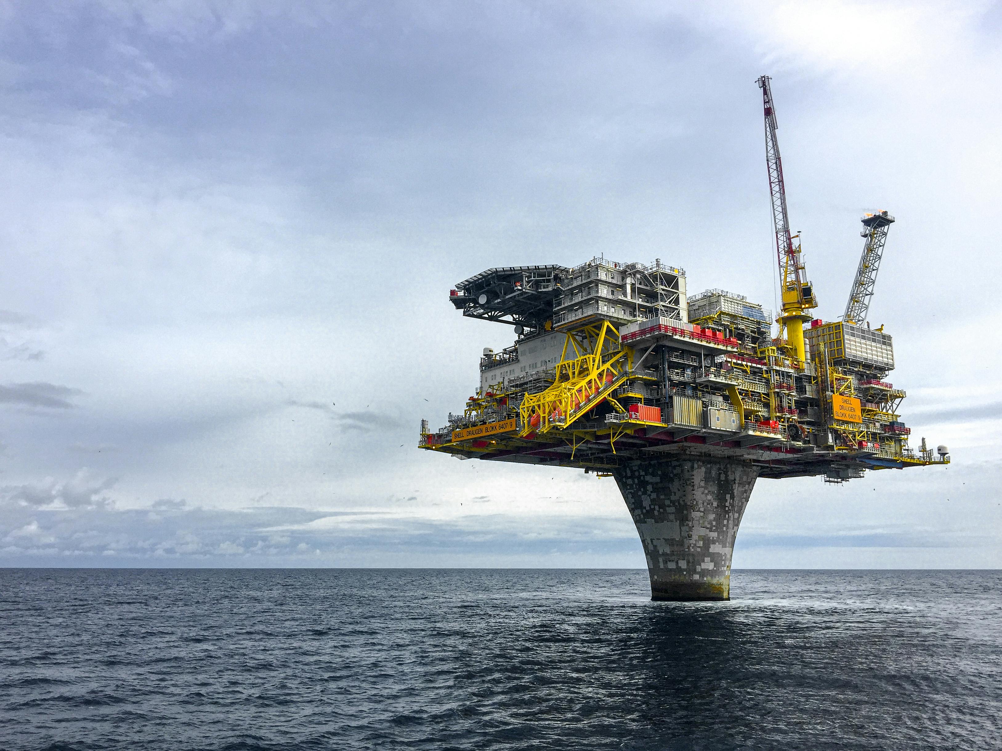 رقابت شورون و اکسونموبیل برای تسلط بر بازار جهانی گاز طبیعی مایع (LNG)