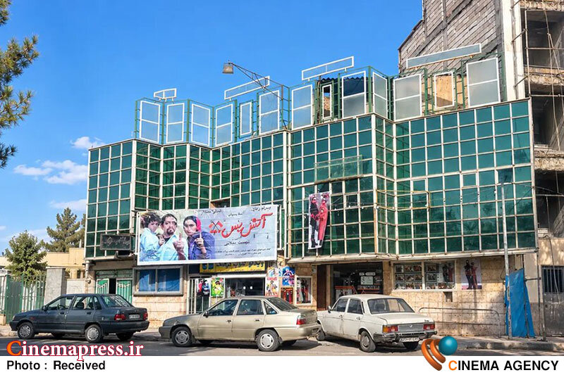 آتش‌سوزی گسترده در سینما یادمان سمنان بدون تلفات جانی مهار شد