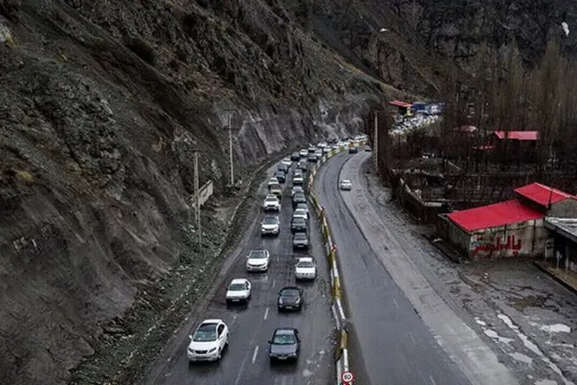 بازگشایی جاده چالوس؛ ترافیک سنگین در محور هراز و آزادراه‌های تهران