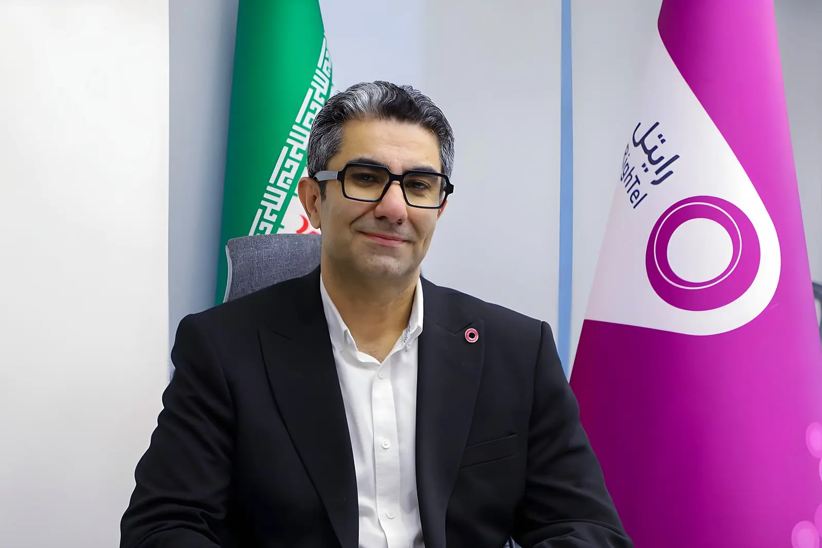مدیرعامل رایتل: واگذاری سهام به معنای ورشکستگی نیست و شرکت سودده است