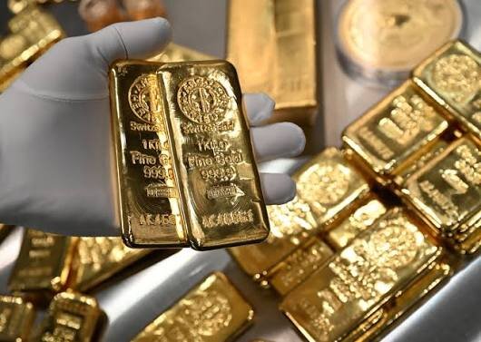 قیمت طلا در بازار جهانی با عقب‌نشینی دلار به مسیر صعود بازگشت