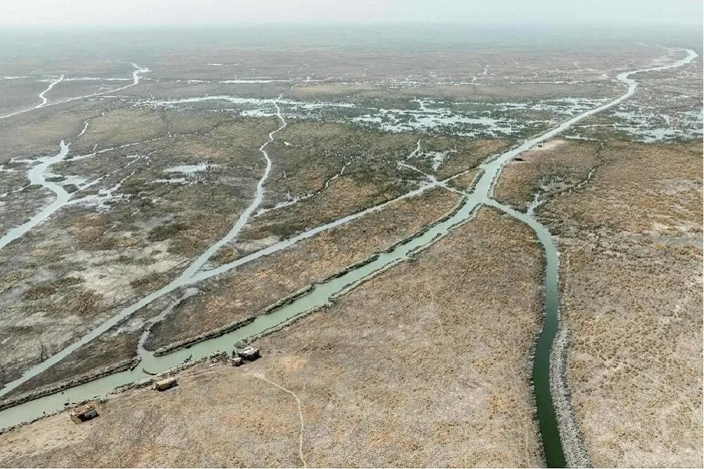 کانونهای گرد و غبار و مخاطرات خشک شدن دریاچهها در ایران