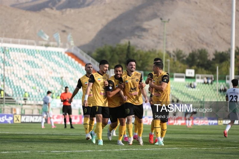 سپاهان با پیروزی در دربی اصفهان به تعقیب صدرنشینان ادامه داد