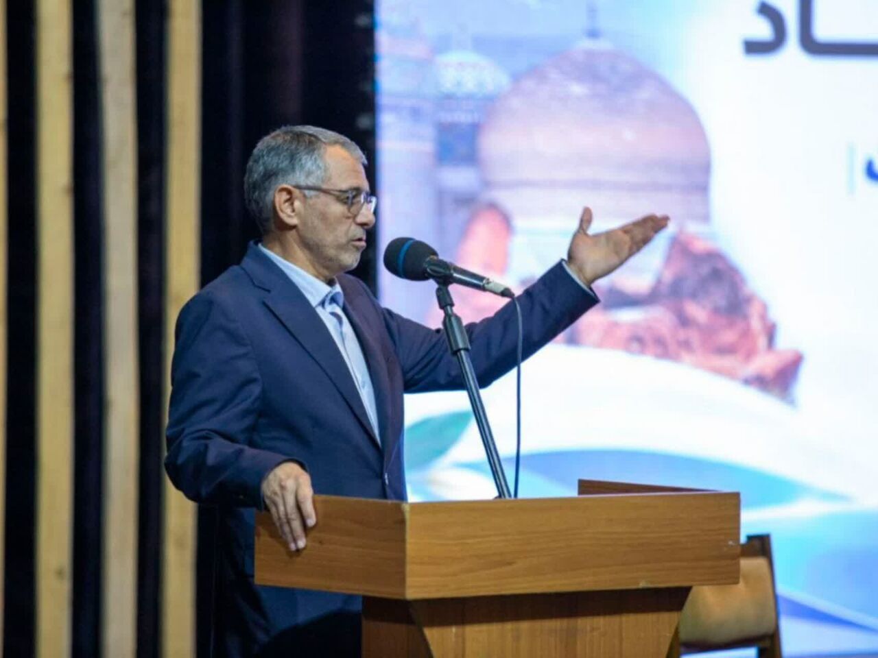 نماینده اردبیل: رفع تبعیض حقوقی و ساماندهی وضعیت استخدامی کادر سلامت الزامی است