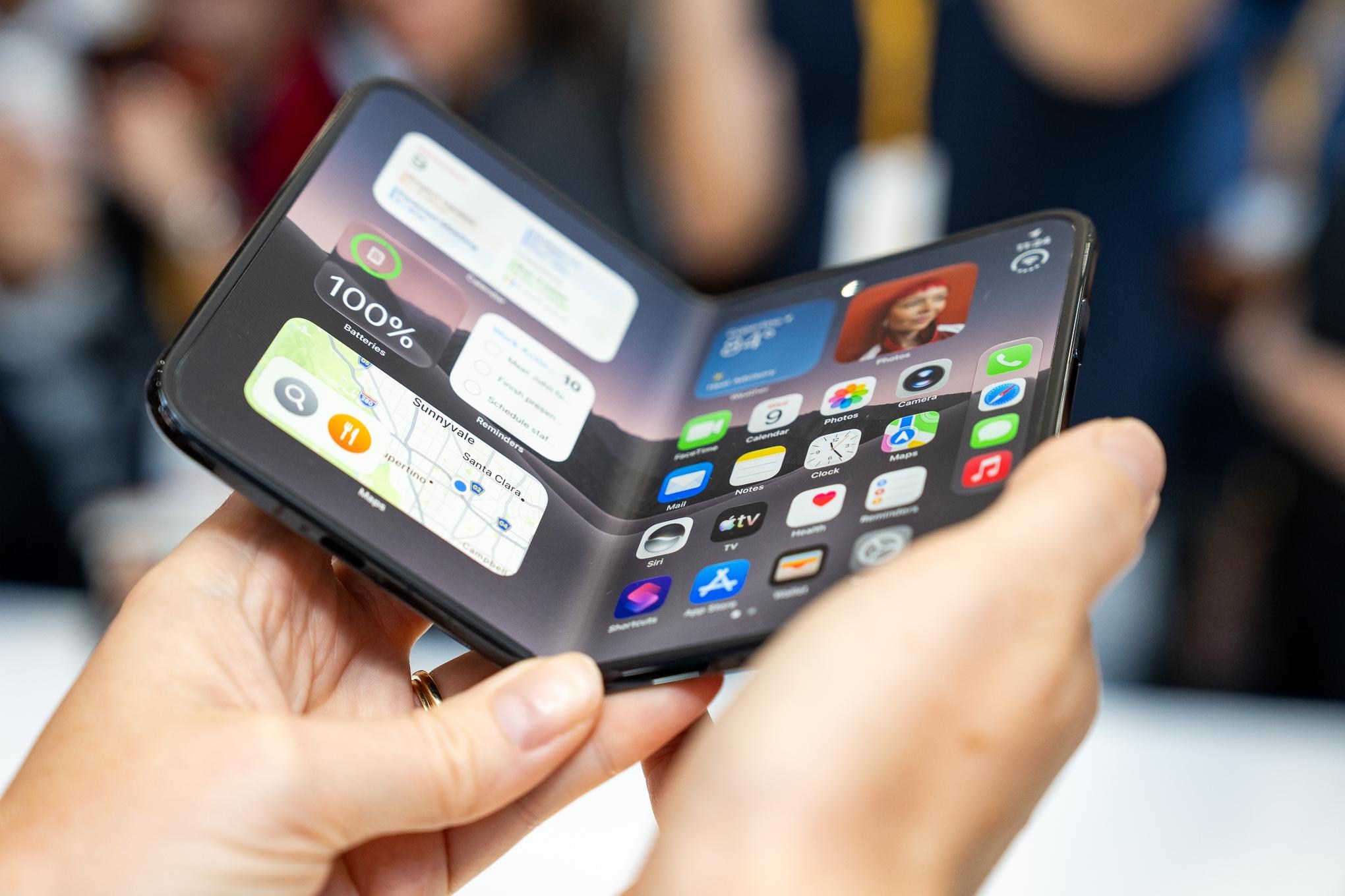 iPhone Duo؛ هزینه تعمیر نمایشگر تاشو می‌تواند تا ۹۹۹ دلار باشد
