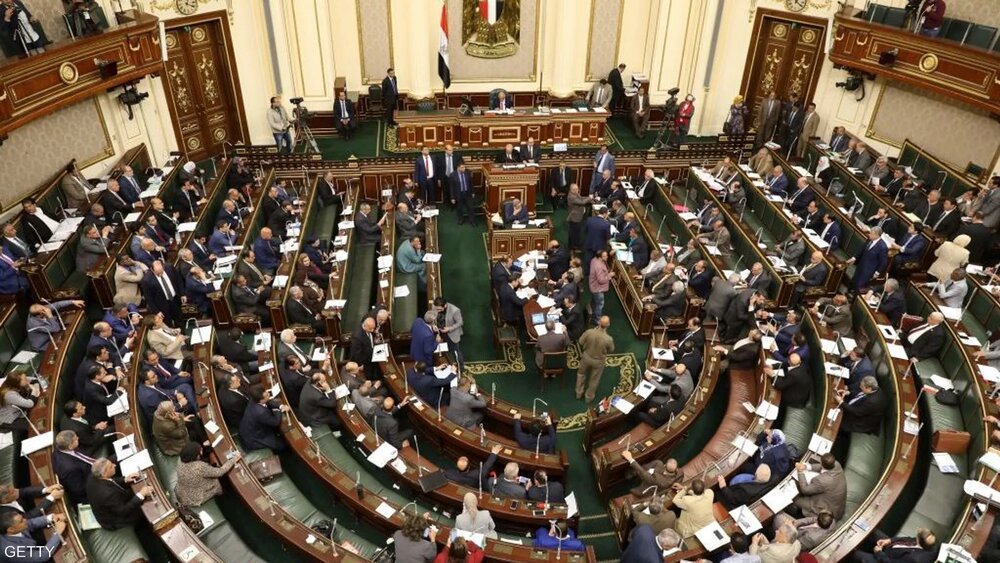 پارلمان مصر رایگیری درباره حمایت نظامی از عربستان را به تعویق انداخت