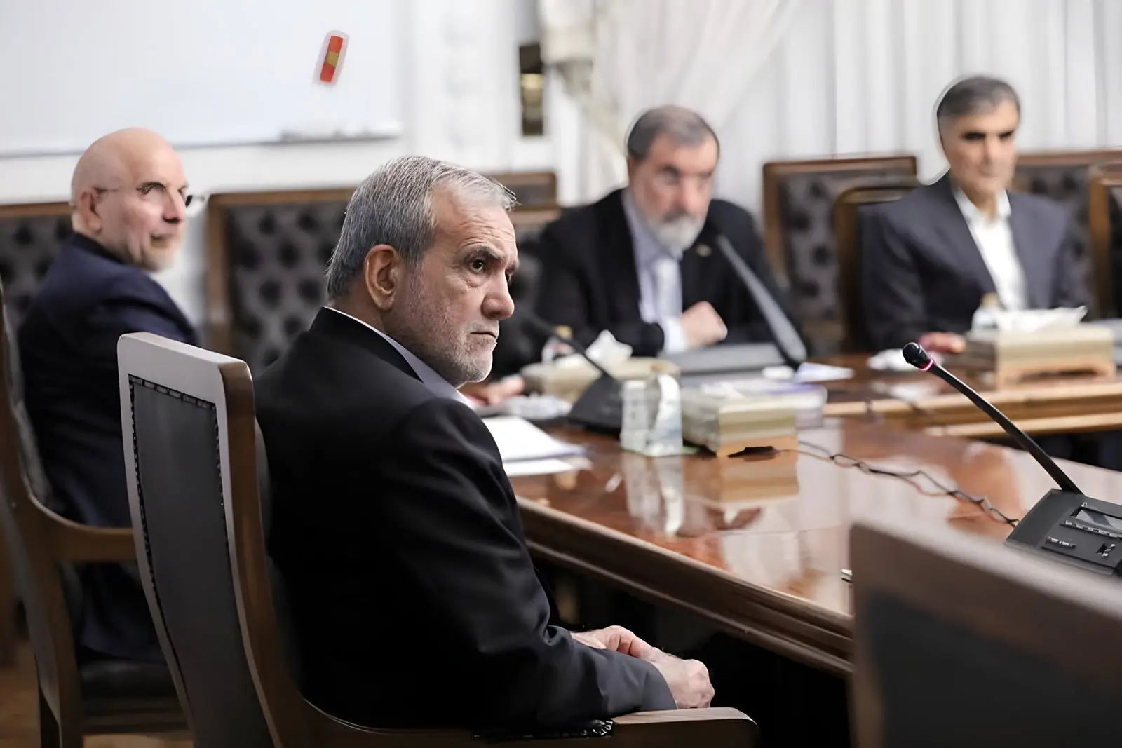 حقالسهم اپراتورها و حقوق ورودی خودرو؛ مصوبه جدید بازسازی خسارات جنگ