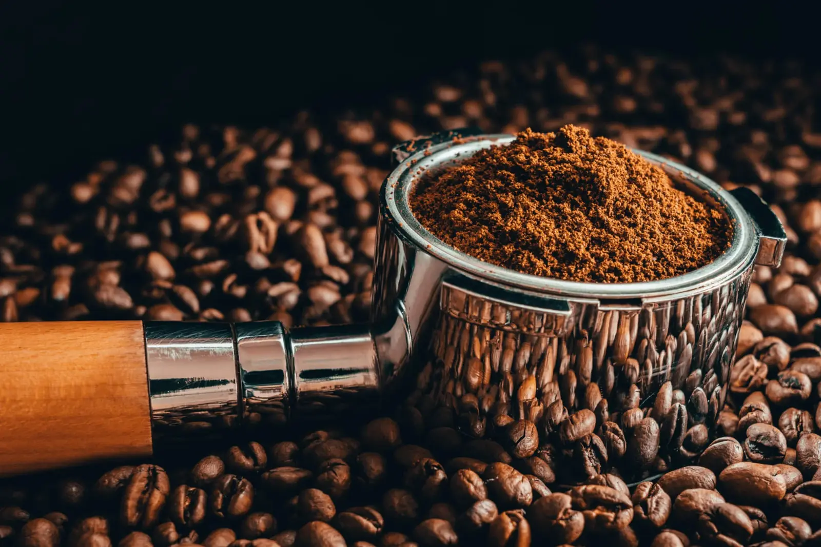 تفالههای قهوه؛ راهکاری نوین برای افزایش مقاومت بتن و کاهش آلودگی