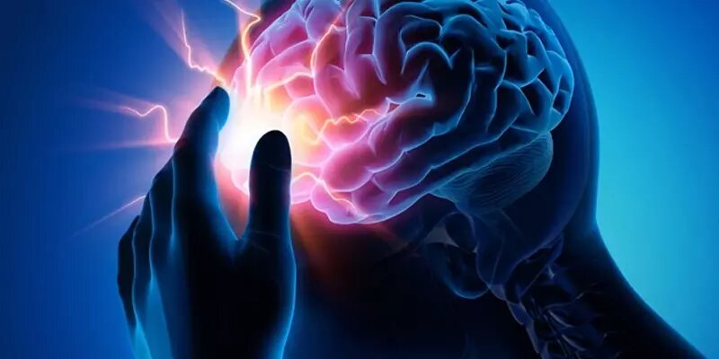 سکته مغزی با چه نشانههایی آغاز میشود؟ راهنمای تشخیص و پیشگیری