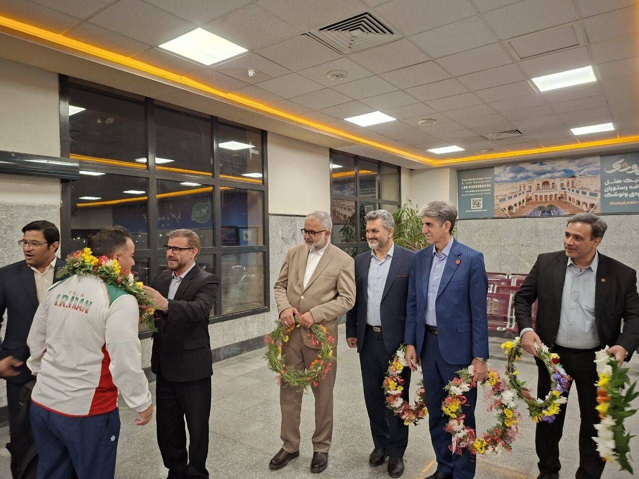 استقبال از ۵ مدالآور پارادوومیدانی کرمانشاه در فرودگاه شهید اشرفی
