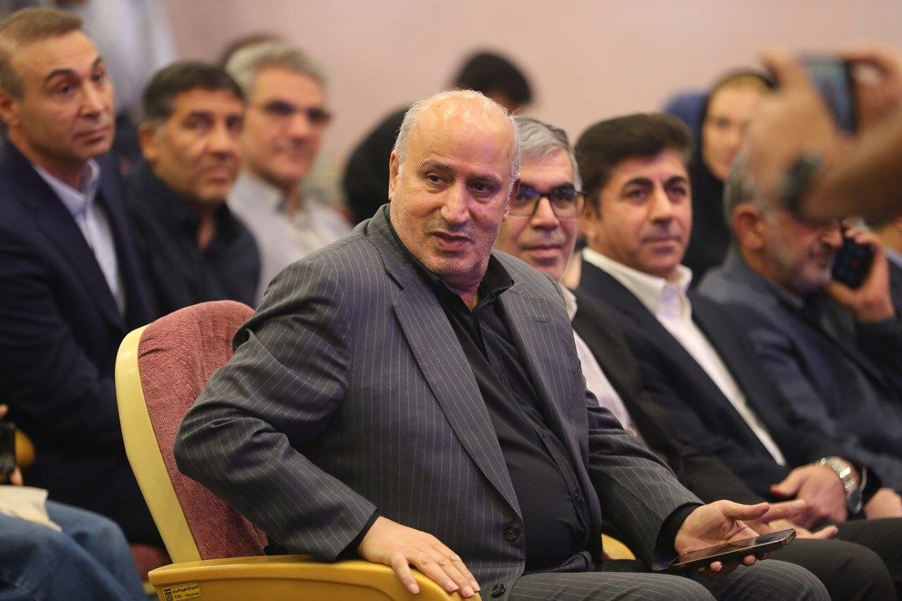 رئیس فدراسیون فوتبال: بلوکه شدن ۲۰ میلیون دلار منابع مالی، مانع توسعه فوتبال ایران است